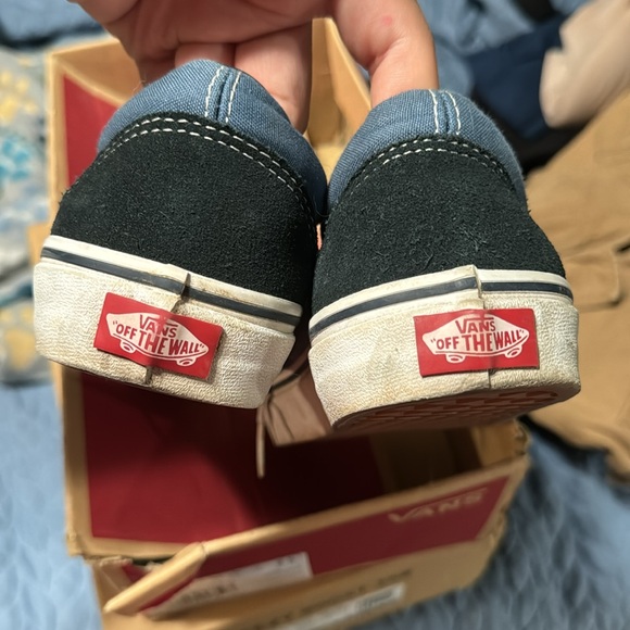 Vans - Picture 5 of 6